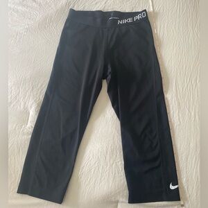Nike Cropped Black Performance Leggings